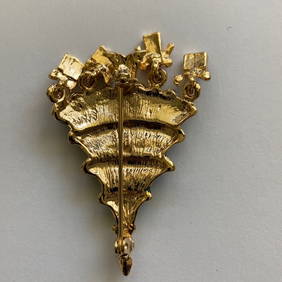 Vintage Christmas tree brooch - Picture 2 of 3